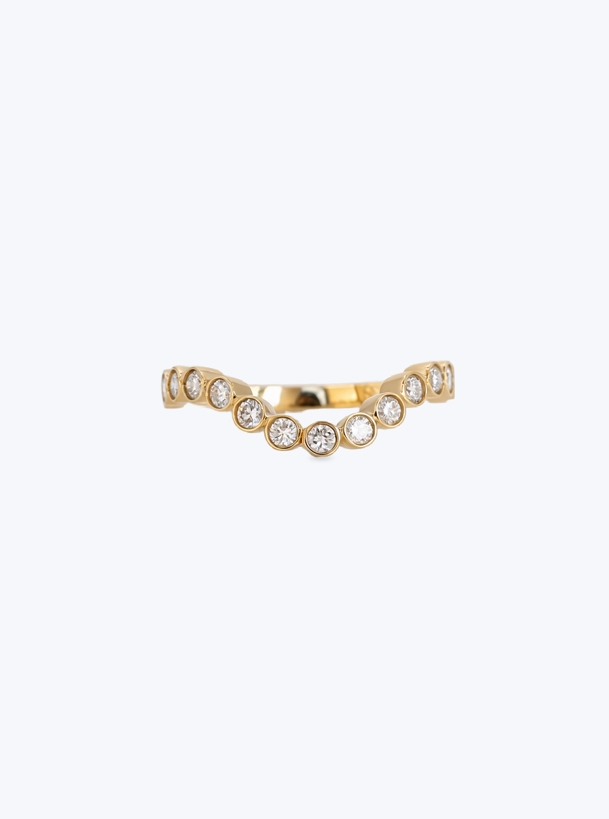 Wavy bezel diamond ring